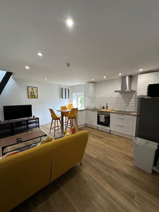 Joli Loft Apartment Ploermel Bagian luar foto